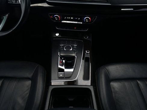 Used 2020 Audi Q5 2.0T Premium w/ Convenience Package image 23