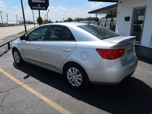 Used 2013 Kia Forte EX FWD image 4