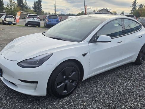 Used 2023 Tesla Model 3 Standard Range RWD image 3