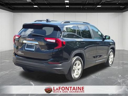 Used 2023 GMC Terrain SLE w/ Driver Convenience Package FWD image 5