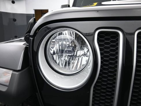 Used 2021 Jeep Wrangler Unlimited Sahara image 29