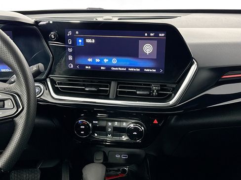 Used 2024 Chevrolet Trax RS w/ Sunroof Package image 26