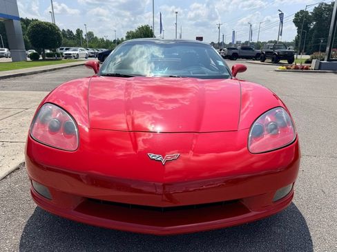 Used 2006 Chevrolet Corvette Coupe w/ Preferred Equipment Group RWD image 23