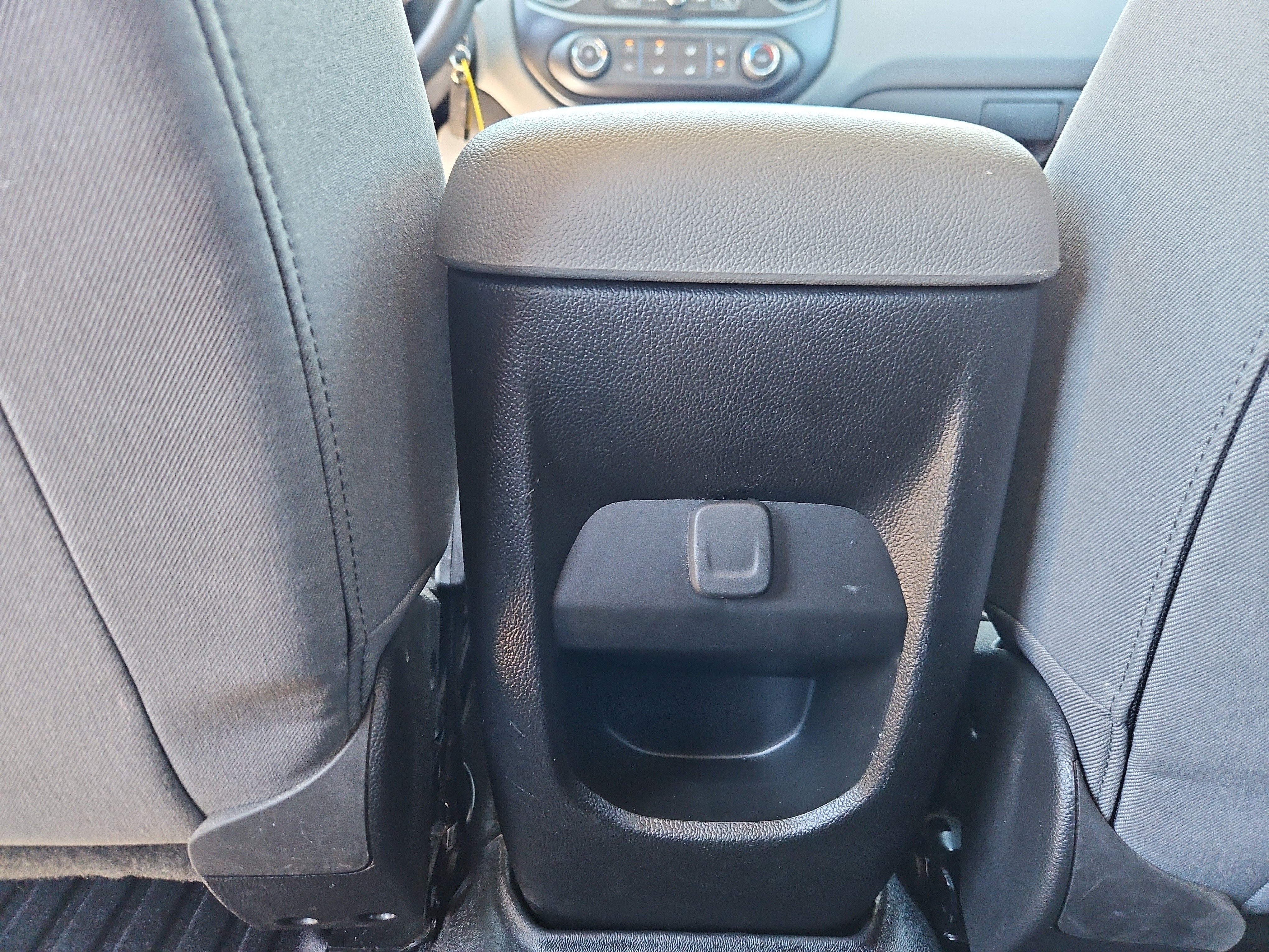 Used 2022 Chevrolet Colorado W/T w/ WT Convenience Package AWD/4WD image 4