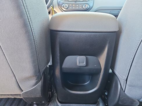 Used 2022 Chevrolet Colorado W/T w/ WT Convenience Package AWD/4WD image 4
