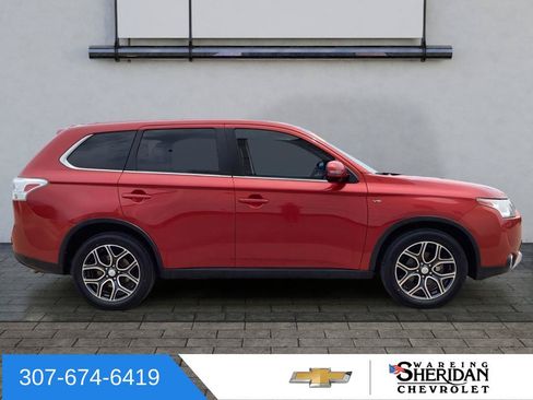 Used 2015 Mitsubishi Outlander GT AWD/4WD image 3