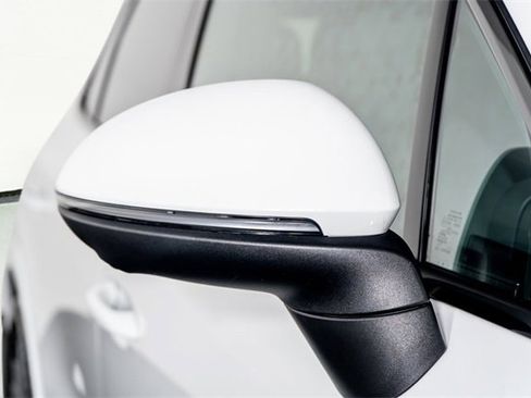 Used 2025 Porsche Cayenne image 20