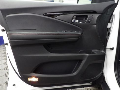 Used 2023 Honda Ridgeline Black Edition image 48