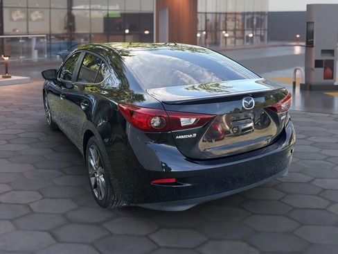 Used 2018 MAZDA MAZDA3 Touring image 5