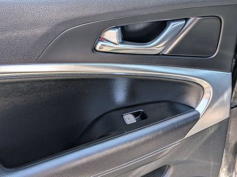 Used 2025 Genesis G70 2.5T RWD image 26