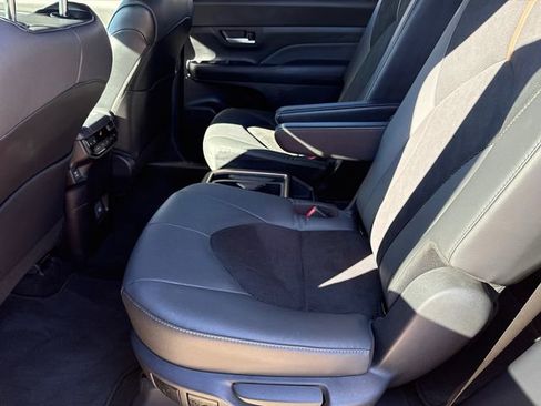 Used 2025 Toyota Grand Highlander AWD Hybrid image 19