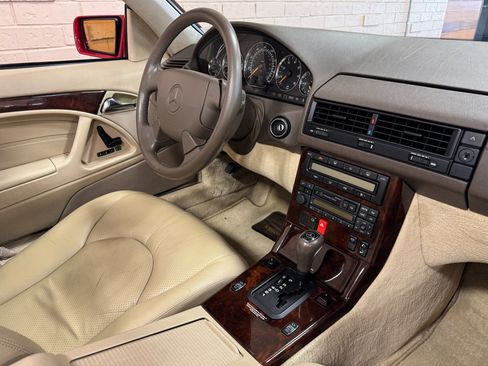 Used 1997 Mercedes-Benz SL 320 image 39