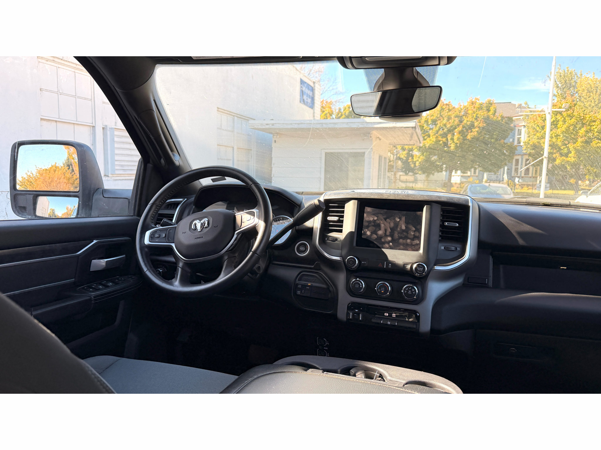 Used 2024 RAM 2500 Big Horn AWD/4WD image 15