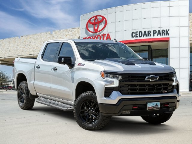 Used 2022 Chevrolet Silverado 1500 LT Trail Boss w/ LT Trail Boss Premium Package AWD/4WD image 1