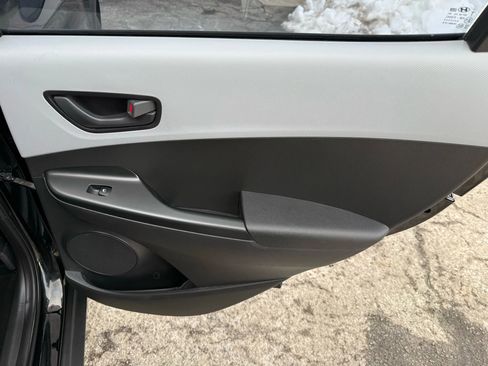 Used 2018 Hyundai Kona SE image 19