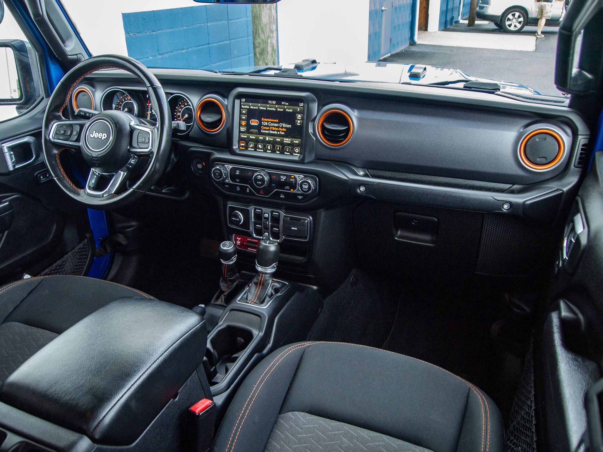 Used 2023 Jeep Gladiator Mojave AWD/4WD image 26