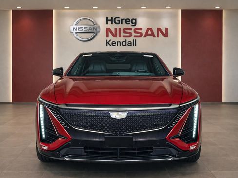 Used 2024 Cadillac Lyriq Sport RWD image 5