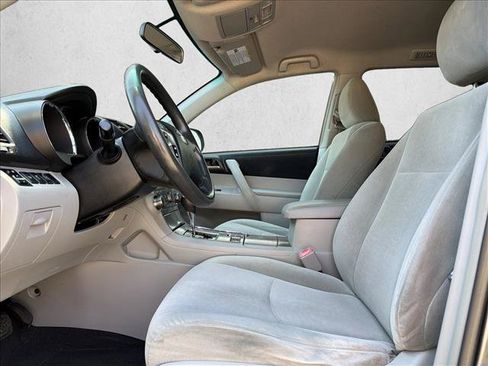 Used 2012 Toyota Highlander 4WD w/ Tech Pkg image 12