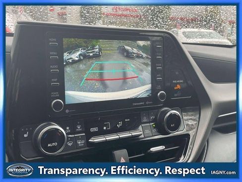 Certified 2022 Toyota Highlander XLE image 29