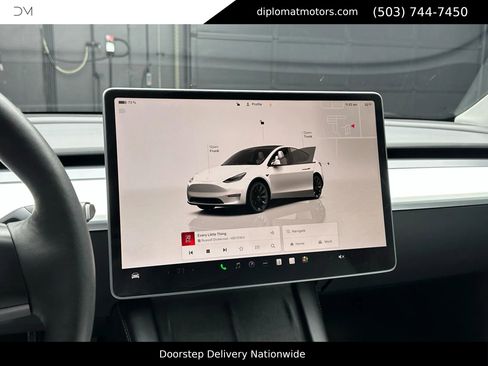 Used 2023 Tesla Model Y Long Range image 28