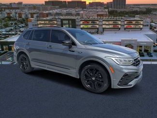 Used 2022 Volkswagen Tiguan SE R-Line FWD video 1