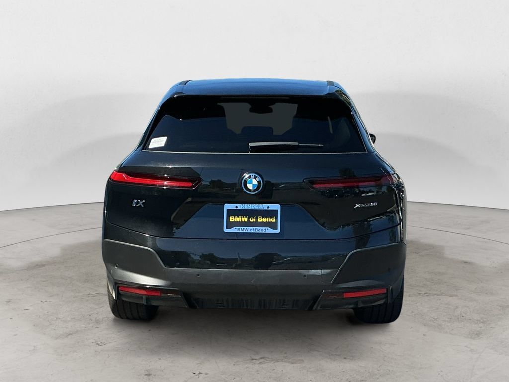 Used 2024 BMW iX xDrive50 w/ Premium Package AWD/4WD image 6