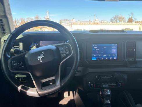 Used 2023 Ford Bronco Big Bend w/ Sasquatch Package image 17