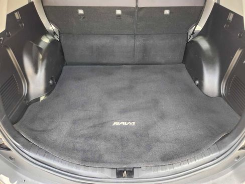 Used 2013 Toyota RAV4 LE FWD image 30
