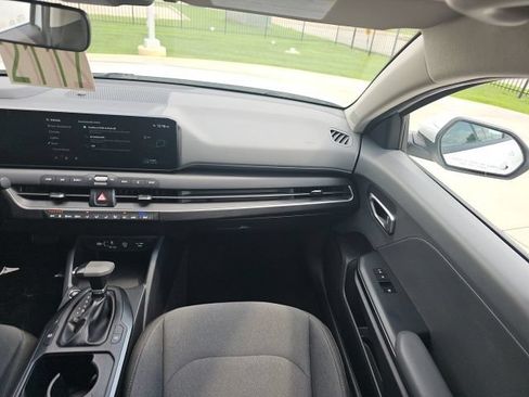 Used 2025 Kia K4 FWD image 23