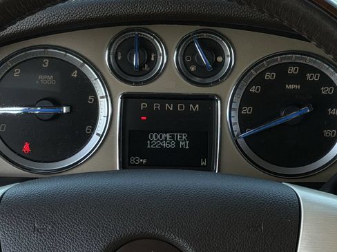 Used 2014 Cadillac Escalade Platinum RWD image 17