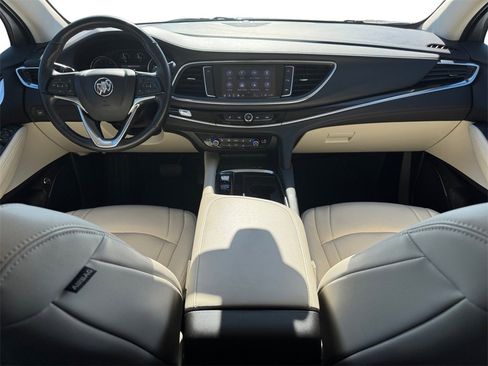 Used 2022 Buick Enclave Essence image 10