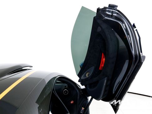 Used 2020 McLaren 620R RWD image 18
