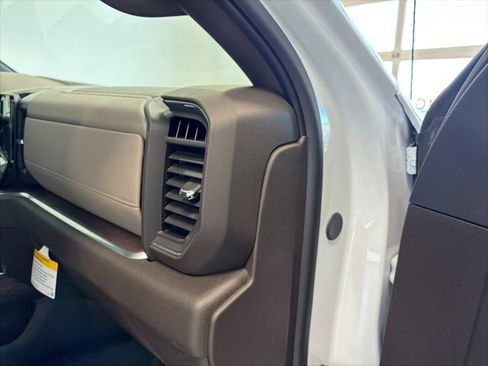 New 2026 GMC Sierra 1500 SLT w/ SLT Premium Package AWD/4WD image 22