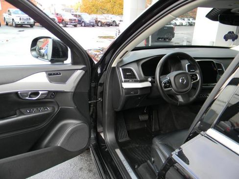 Used 2023 Volvo XC90 B5 Core w/ Protection Package Premier AWD/4WD image 16