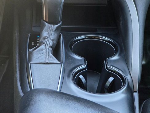 Used 2019 Toyota Camry SE FWD image 33