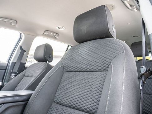 Used 2019 GMC Acadia SLE FWD image 26