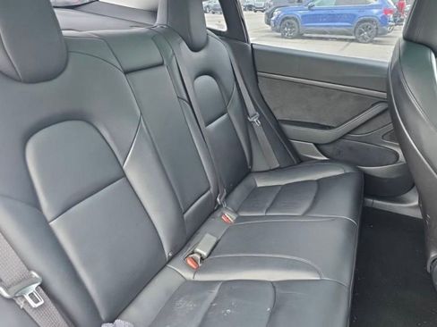 Used 2020 Tesla Model 3 Standard Range image 4