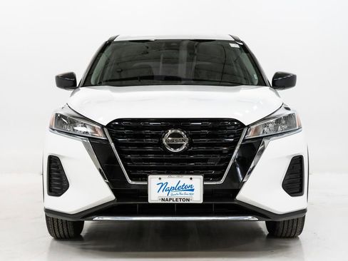 Used 2021 Nissan Kicks S image 4