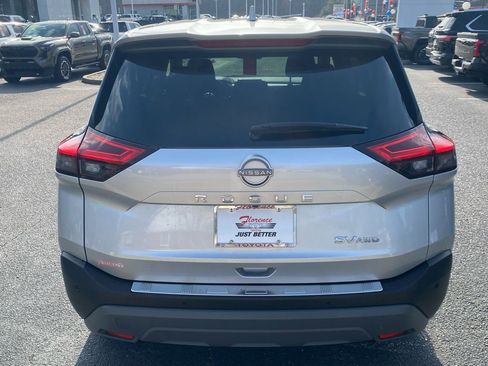 Used 2023 Nissan Rogue SV image 12