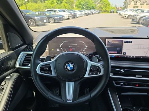Used 2025 BMW X5 xDrive40i w/ M Sport Package AWD/4WD image 13