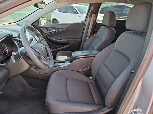 Used 2023 Chevrolet Malibu LT image 9