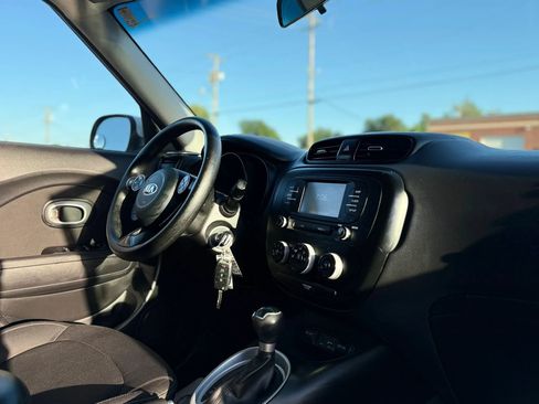 Used 2019 Kia Soul FWD image 36