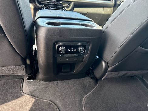 Used 2025 Chevrolet Tahoe High Country AWD/4WD image 33