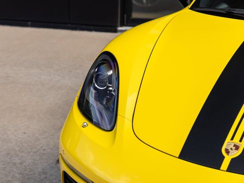 Certified 2019 Porsche 718 Cayman RWD image 16