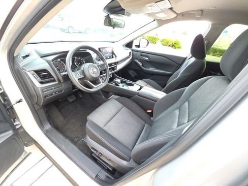 Used 2024 Nissan Rogue SV FWD image 12