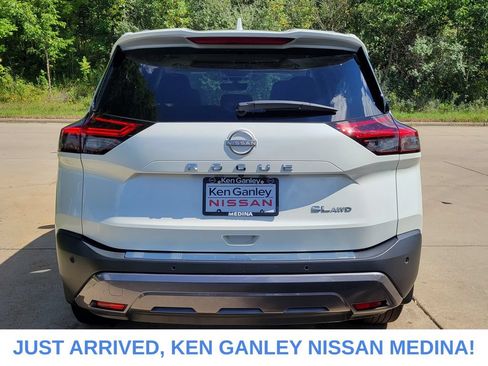 Certified 2023 Nissan Rogue SL w/ SL Premium Package AWD/4WD image 4