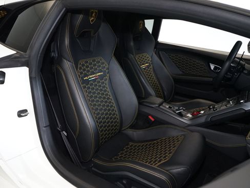 Used 2019 Lamborghini Huracan LP 580-2 RWD image 9
