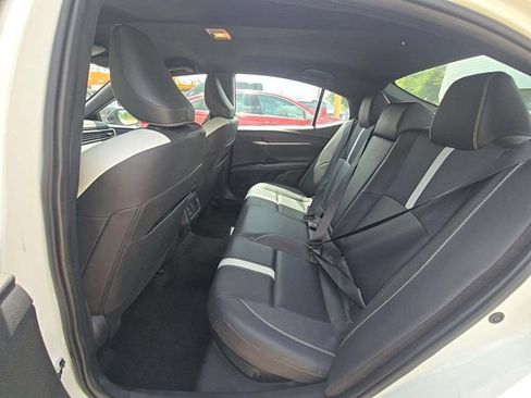 Used 2025 Toyota Camry SE FWD image 12