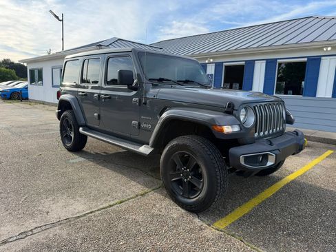 Used 2020 Jeep Wrangler Unlimited Sahara w/ Cold Weather Group AWD/4WD image 6