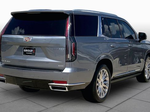 Used 2022 Cadillac Escalade Premium Luxury w/ Performance Package AWD/4WD image 13